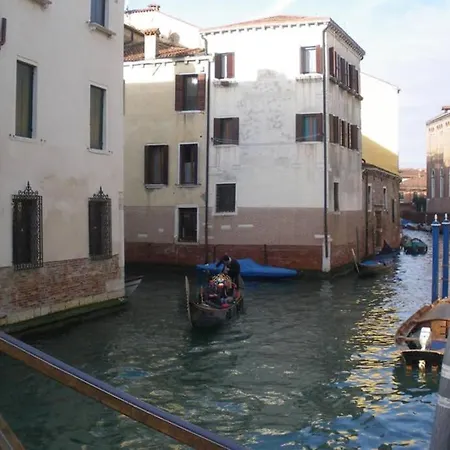 Beautiful House In Venice-3