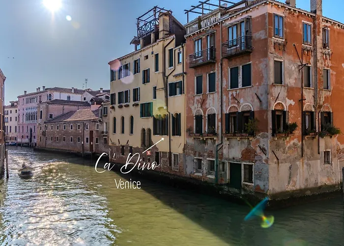 Ca' Dino Venice - Canal View